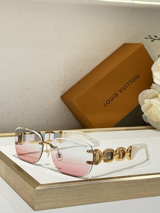 Picture of Louis Vuitton Sunglasses _SKUfw76511497fw